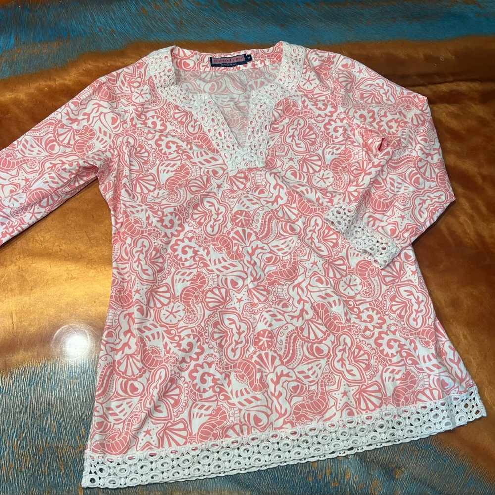 Vineyard Vines Tunic Starfish Shell Seahorse logo print Pink and white medium